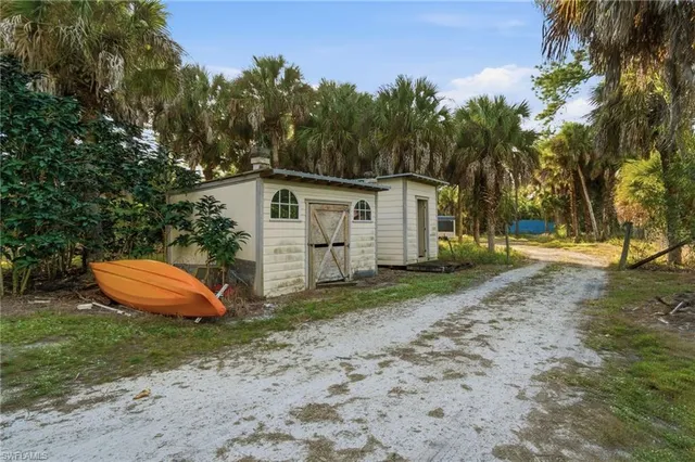 $899,000 | 491 21st Street Northwest, Naples, FL 34120