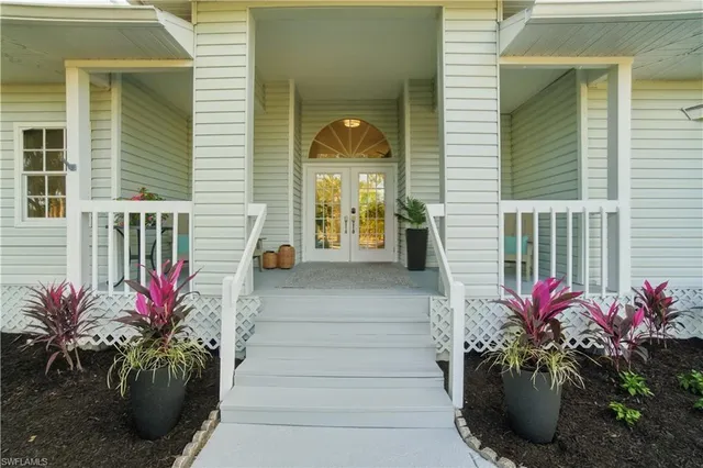 $899,000 | 491 21st Street Northwest, Naples, FL 34120