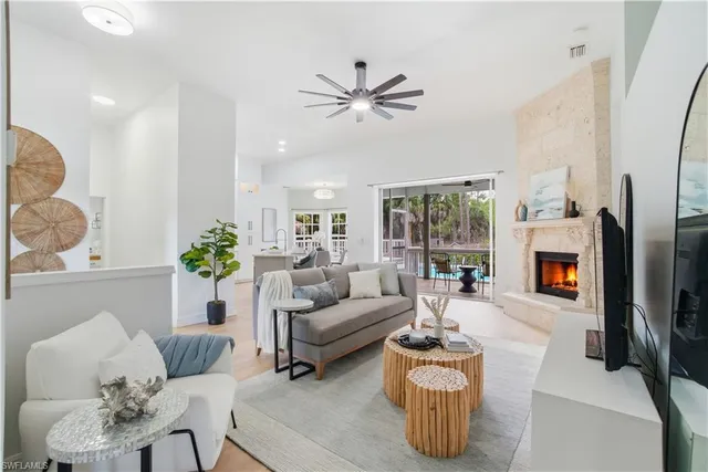 $899,000 | 491 21st Street Northwest, Naples, FL 34120