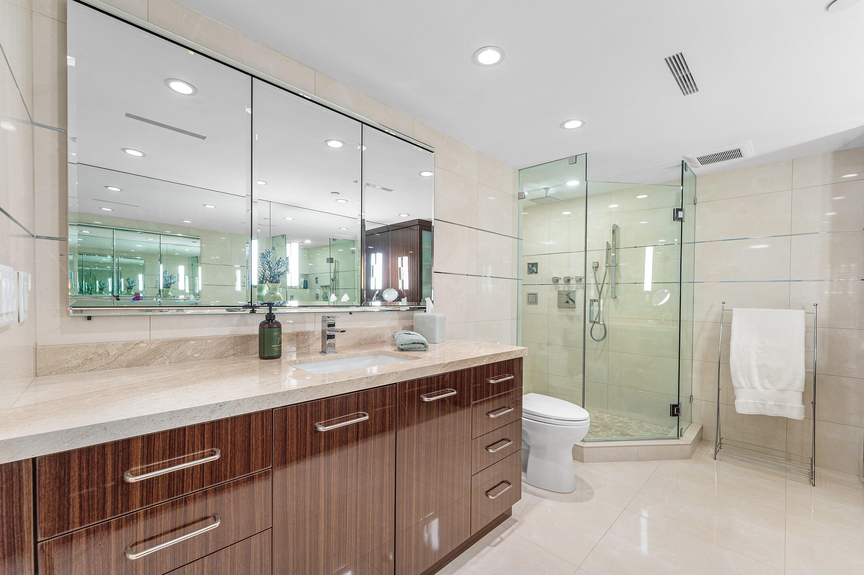 4545 North Ocean Boulevard, Unit PHD Boca Raton, FL 33431 - Photo 21 of 35 Primary Bathroom