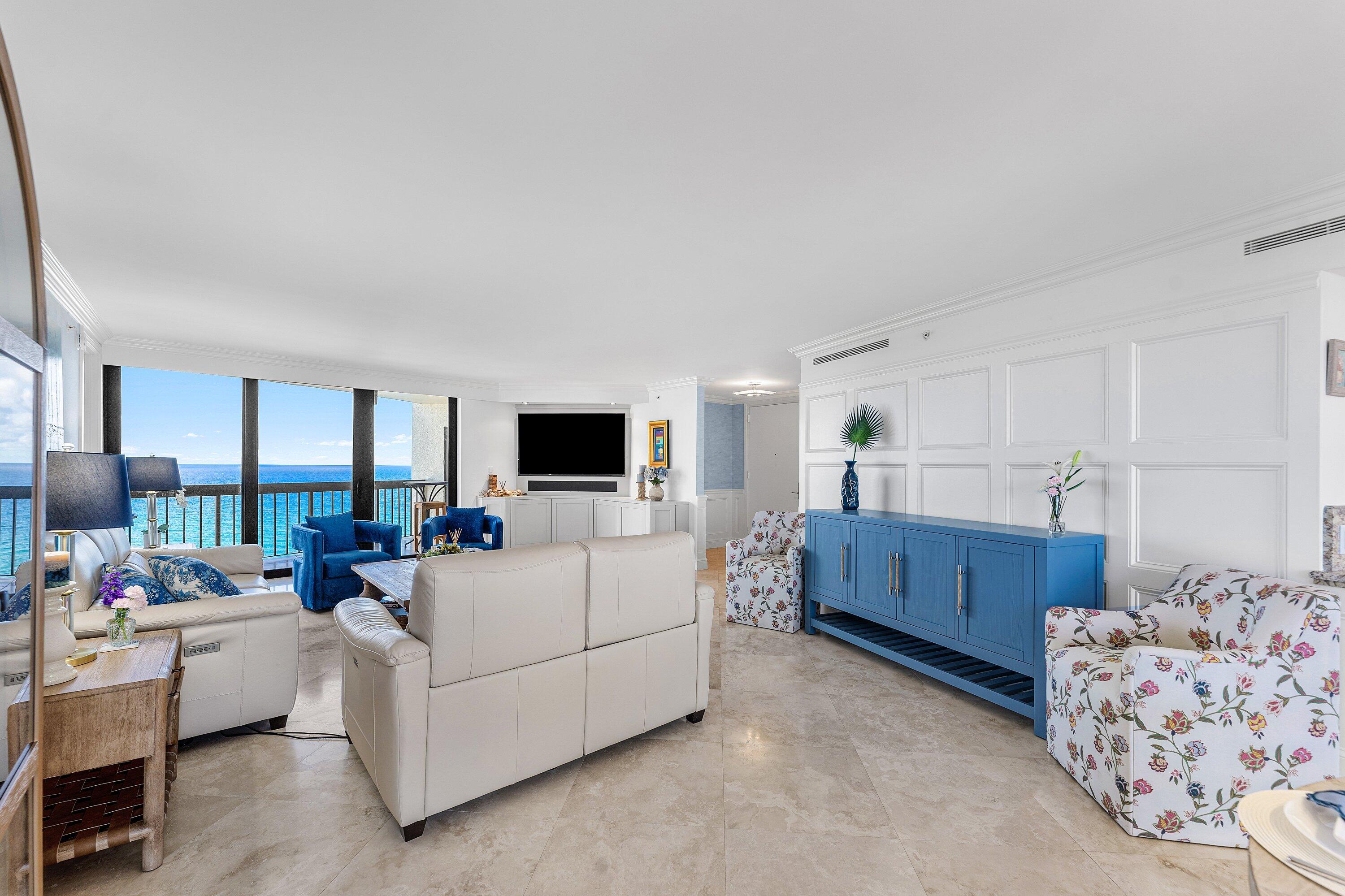 4545 North Ocean Boulevard, Unit PHD Boca Raton, FL 33431 - Photo 3 of 35 Living area_stunning ocean views