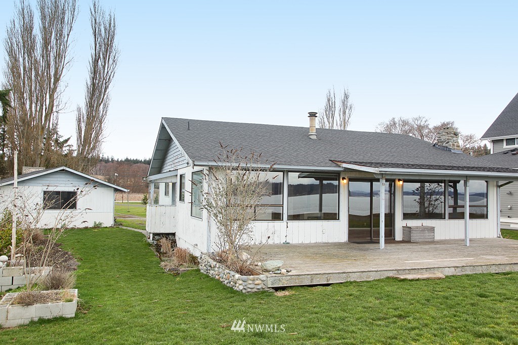 2833 North Bluff Road Greenbank, WA 98253 - Photo 1 of 25 Gallery Image 1