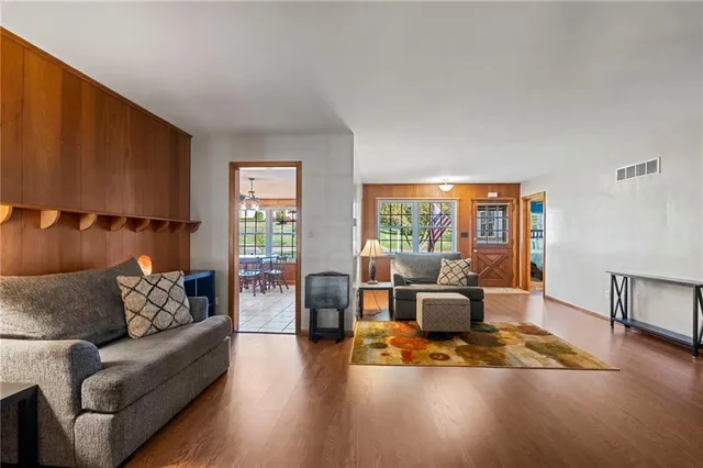 $205,000 | 570 South 7th Street, Sharpsville, PA 16150