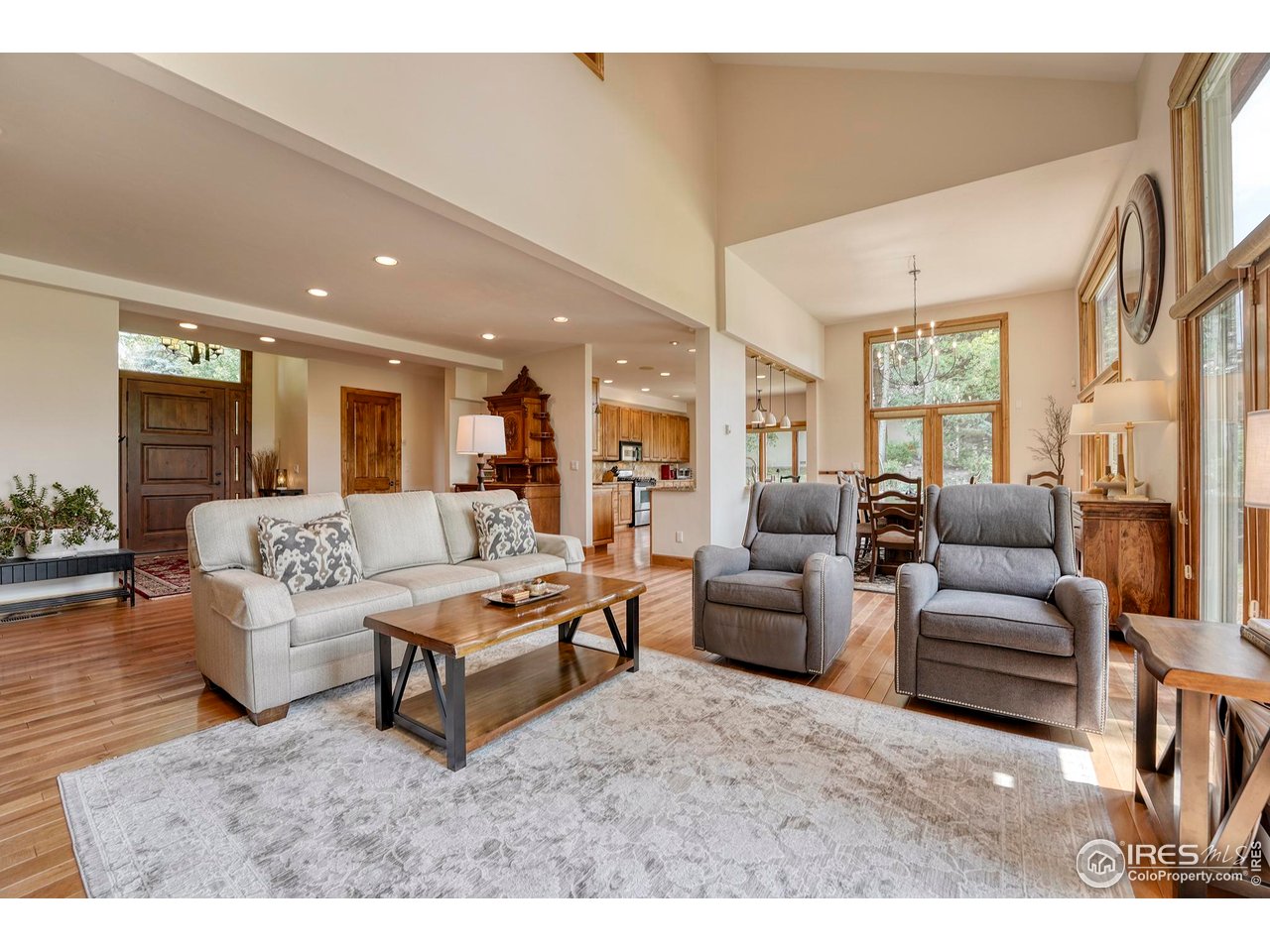 151 Stagecoach Road Edwards, CO 81632 - Photo 5 of 14 Living