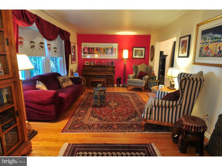 918 Rockwell Road Wilmington, DE 19810 - Photo 3 of 21 Living Room