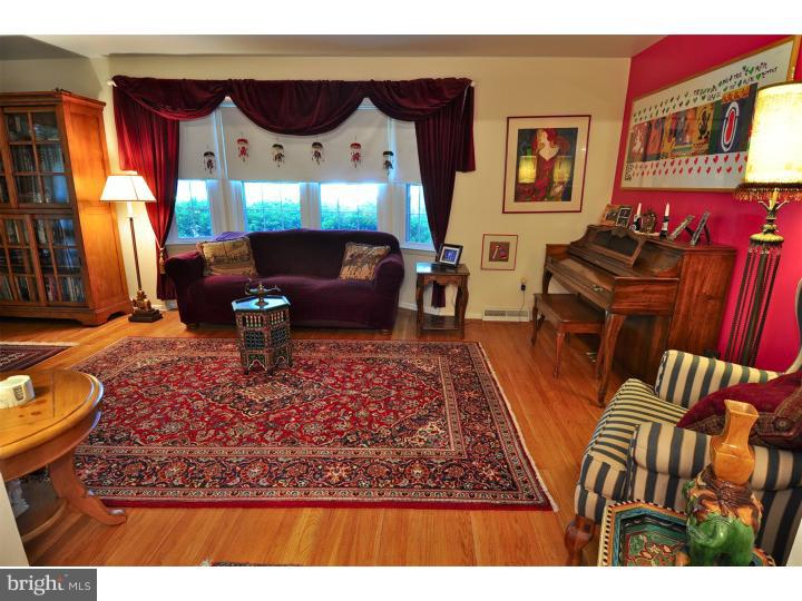 918 Rockwell Road Wilmington, DE 19810 - Photo 4 of 21 Living Room