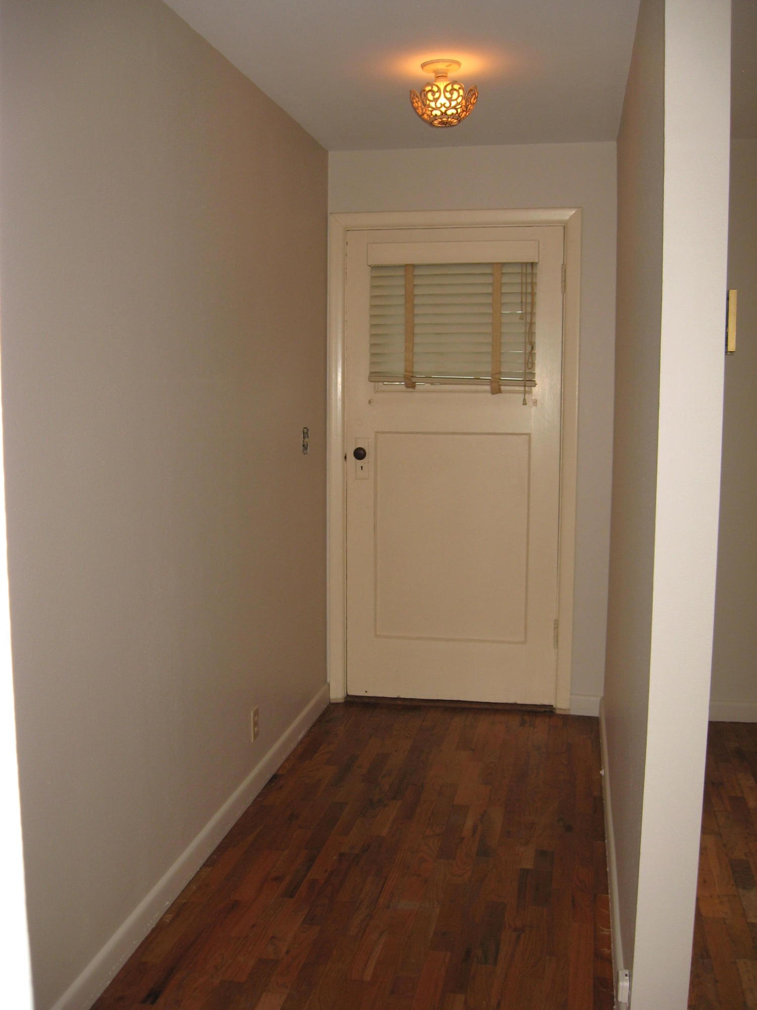 506 3rd Street Garibaldi, OR 97118 - Photo 10 of 30 Front entry