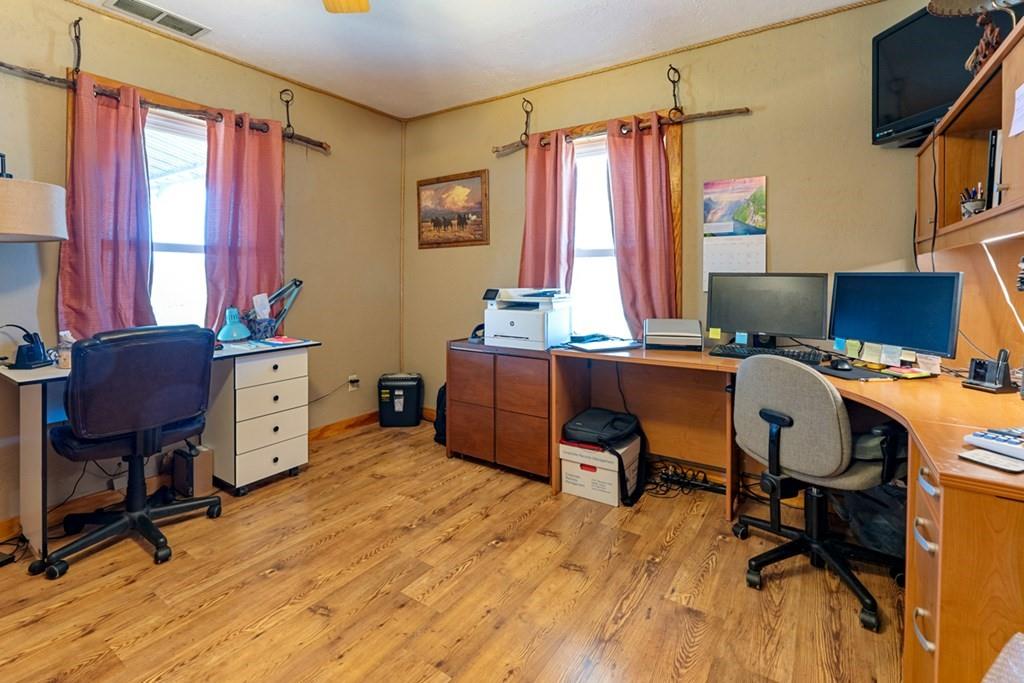 10276 Timber Trail Scurry, TX 75158 - Photo 30 of 40 a workspace with furniture and a window