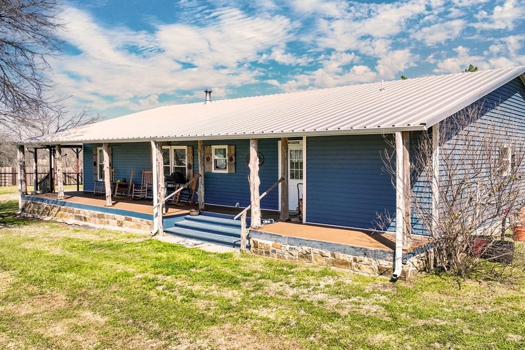 10276 Timber Trail Scurry, TX 75158 - Photo 31 of 40 a house view with a garden space