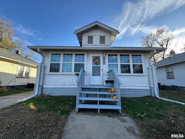 $99,000 | 1402 1402 1/2 State Street, Pekin, IL 61554