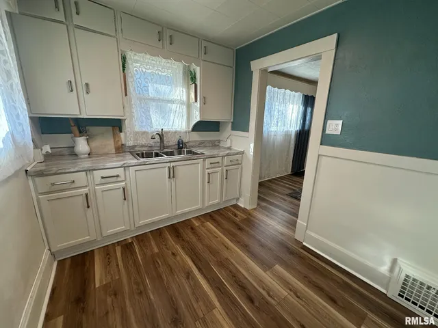 $90,000 | 1402 1402 1/2 State Street, Pekin, IL 61554