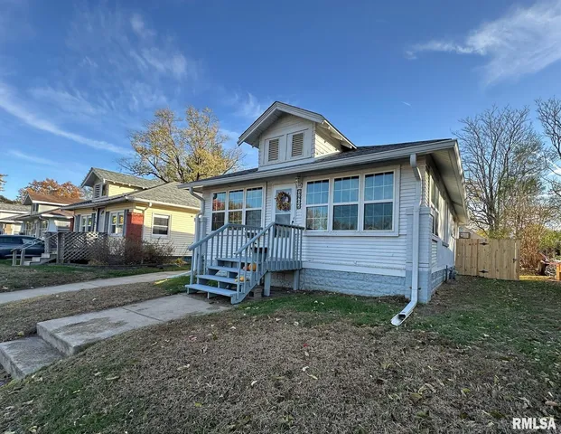 $90,000 | 1402 1402 1/2 State Street, Pekin, IL 61554