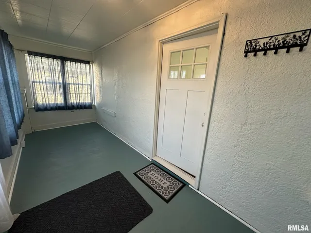 $90,000 | 1402 1402 1/2 State Street, Pekin, IL 61554