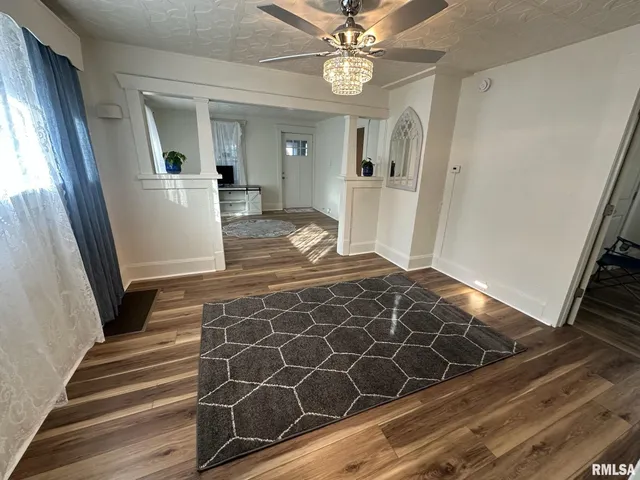 $90,000 | 1402 1402 1/2 State Street, Pekin, IL 61554