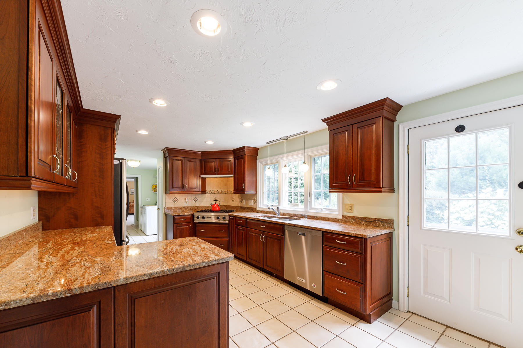 76 Popple Bottom Road Sandwich, MA 02537 - Photo 12 of 44 76PoppleBottomRdSandwich-6336