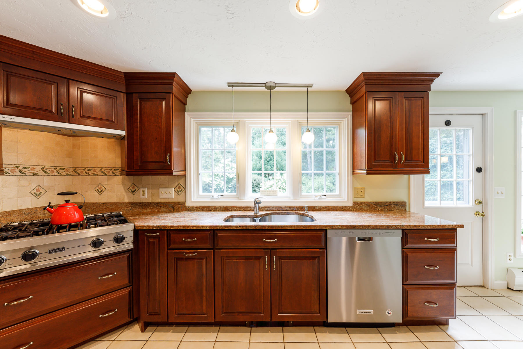 76 Popple Bottom Road Sandwich, MA 02537 - Photo 14 of 44 76PoppleBottomRdSandwich-6337
