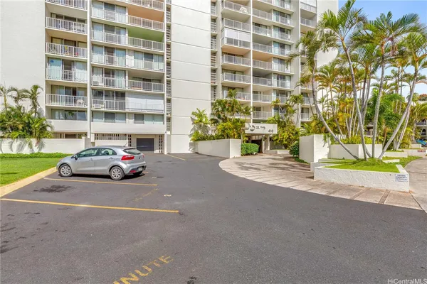 $2,400 | 98-410 Koauka Loop, Unit 4F, Aiea, HI 96701