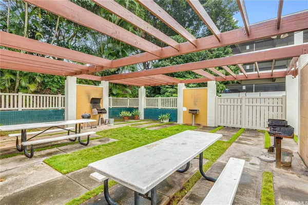 $2,400 | 98-410 Koauka Loop, Unit 4F, Aiea, HI 96701