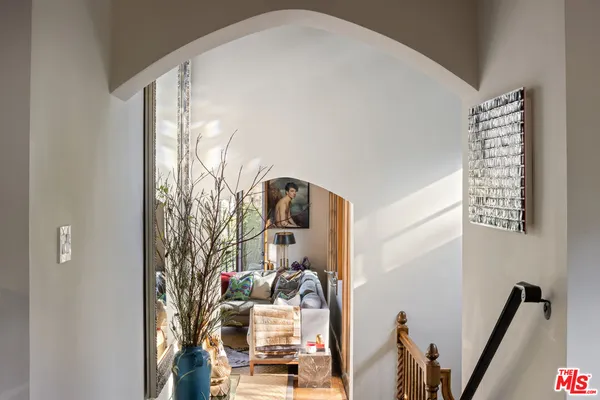 $14,995 | 3340 Durand Drive, Los Angeles, CA 90068