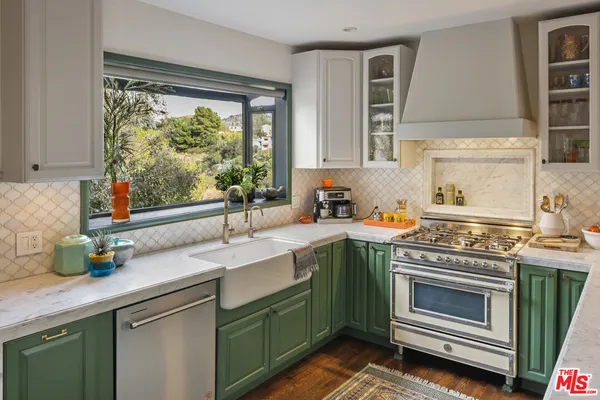 $14,995 | 3340 Durand Drive, Los Angeles, CA 90068