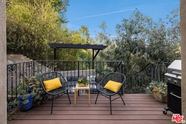 $14,995 | 3340 Durand Drive, Los Angeles, CA 90068