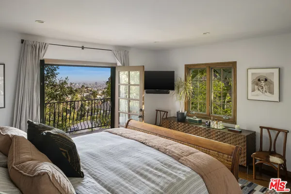 $14,995 | 3340 Durand Drive, Los Angeles, CA 90068