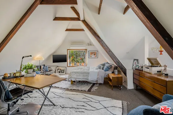 $14,995 | 3340 Durand Drive, Los Angeles, CA 90068