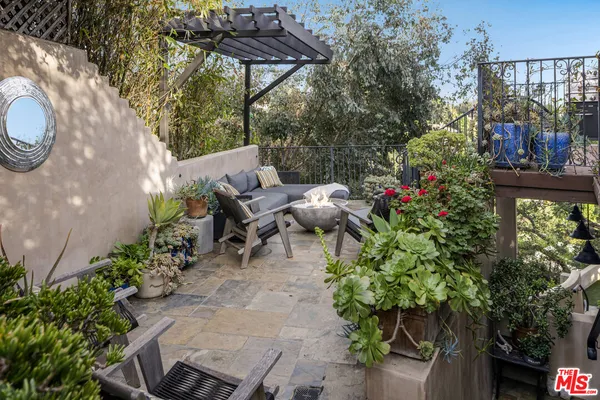 $14,995 | 3340 Durand Drive, Los Angeles, CA 90068