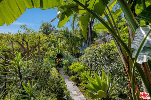 $14,995 | 3340 Durand Drive, Los Angeles, CA 90068