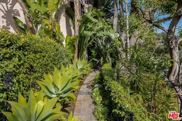 $14,995 | 3340 Durand Drive, Los Angeles, CA 90068