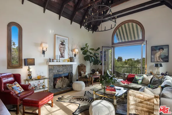 $14,995 | 3340 Durand Drive, Los Angeles, CA 90068