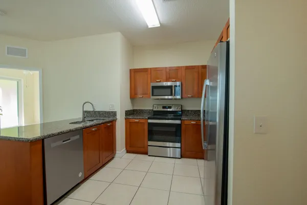 $2,100 | 49 Southeast Sedona Circle, Unit 201, Stuart, FL 34994