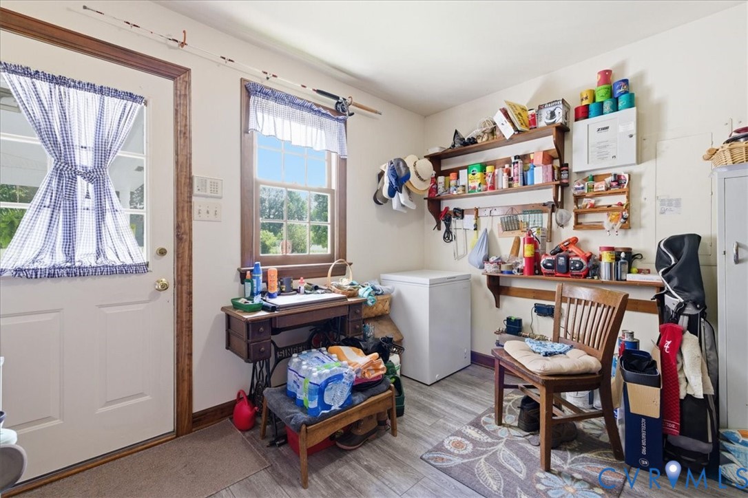 15414 Sunnybrook Road Petersburg, VA 23805 - Photo 19 of 29 a room with furniture and musical instruments