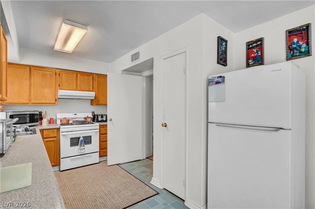 910 Wilson Cliffs Road Las Vegas, NV 89128 - Photo 11 of 31 Gallery Image 11