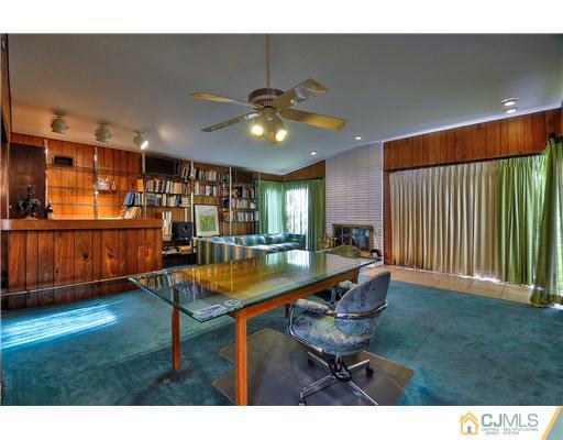 19 Peake Road Edison, NJ 08837 - Photo 5 of 13 Gallery Image 5