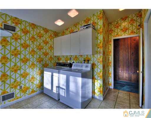 19 Peake Road Edison, NJ 08837 - Photo 6 of 13 Gallery Image 6