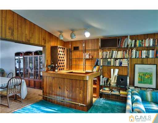 19 Peake Road Edison, NJ 08837 - Photo 7 of 13 Gallery Image 7