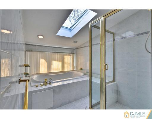 19 Peake Road Edison, NJ 08837 - Photo 10 of 13 Gallery Image 10