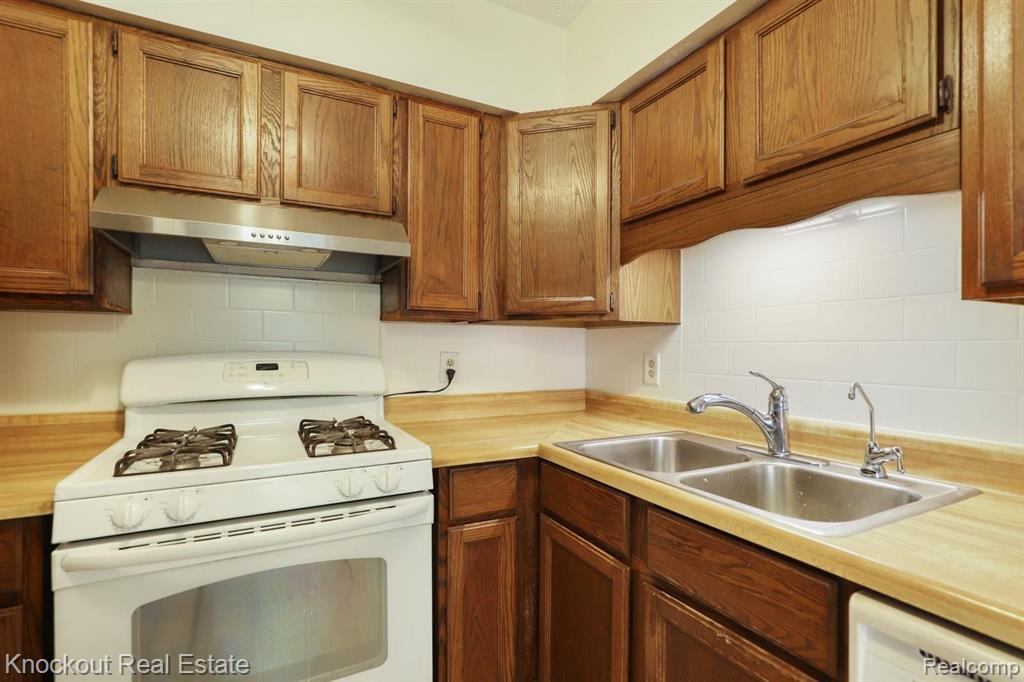 11200 Seymour Road Burt, MI 48417 - Photo 17 of 64