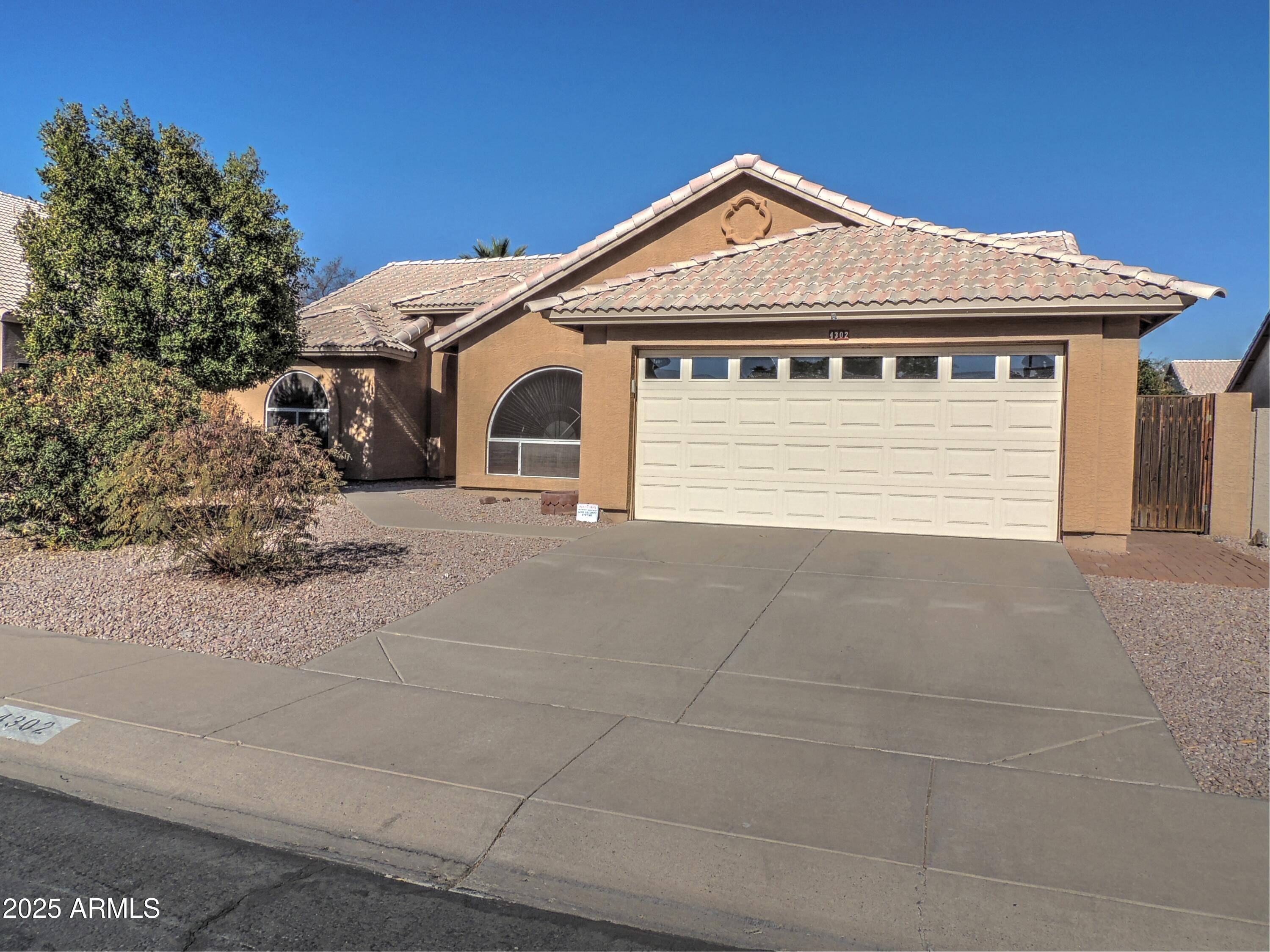 4302 East Rockledge Road Phoenix, AZ 85044 - Photo 1 of 20 1.1