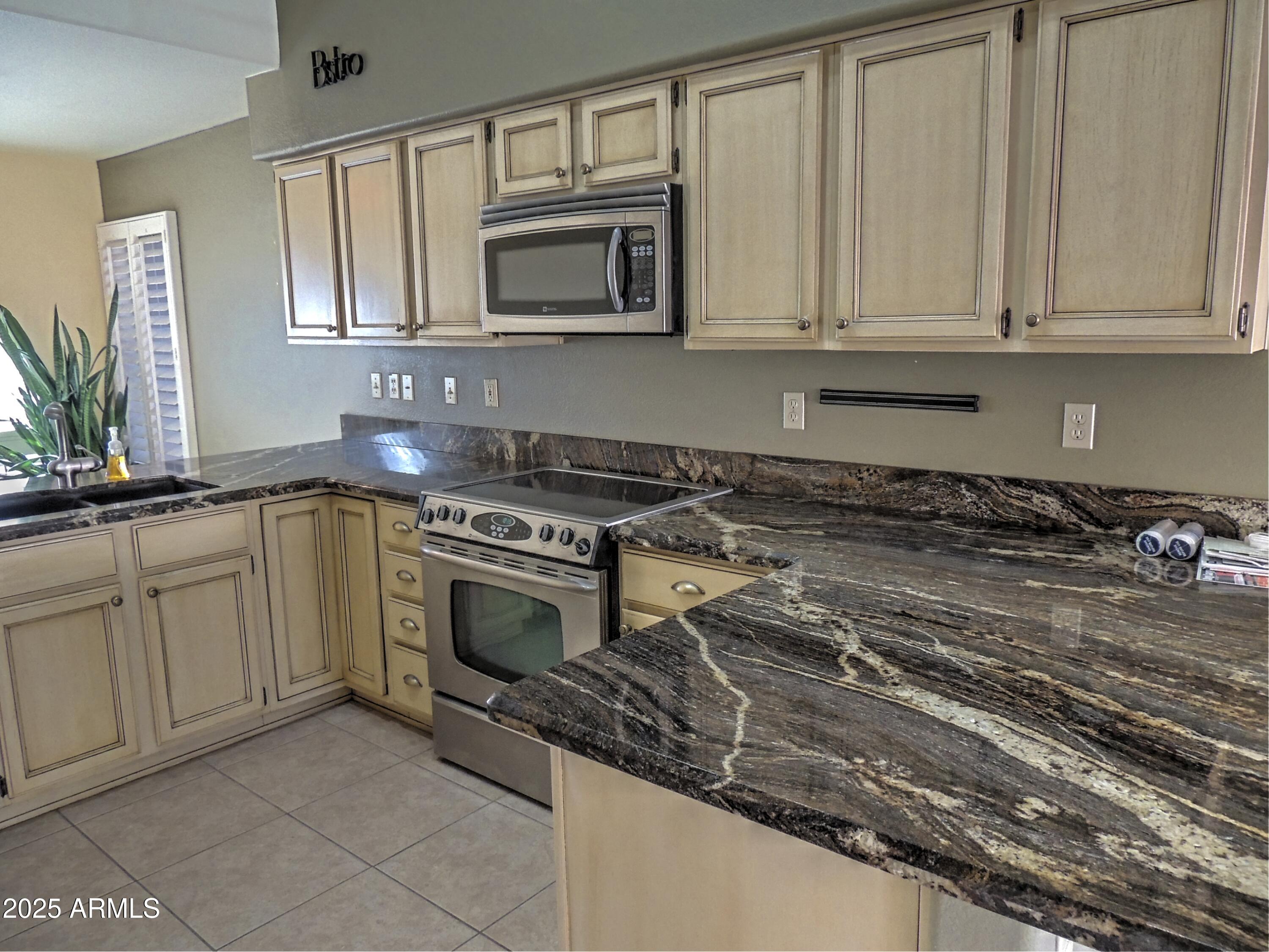 4302 East Rockledge Road Phoenix, AZ 85044 - Photo 6 of 20 4