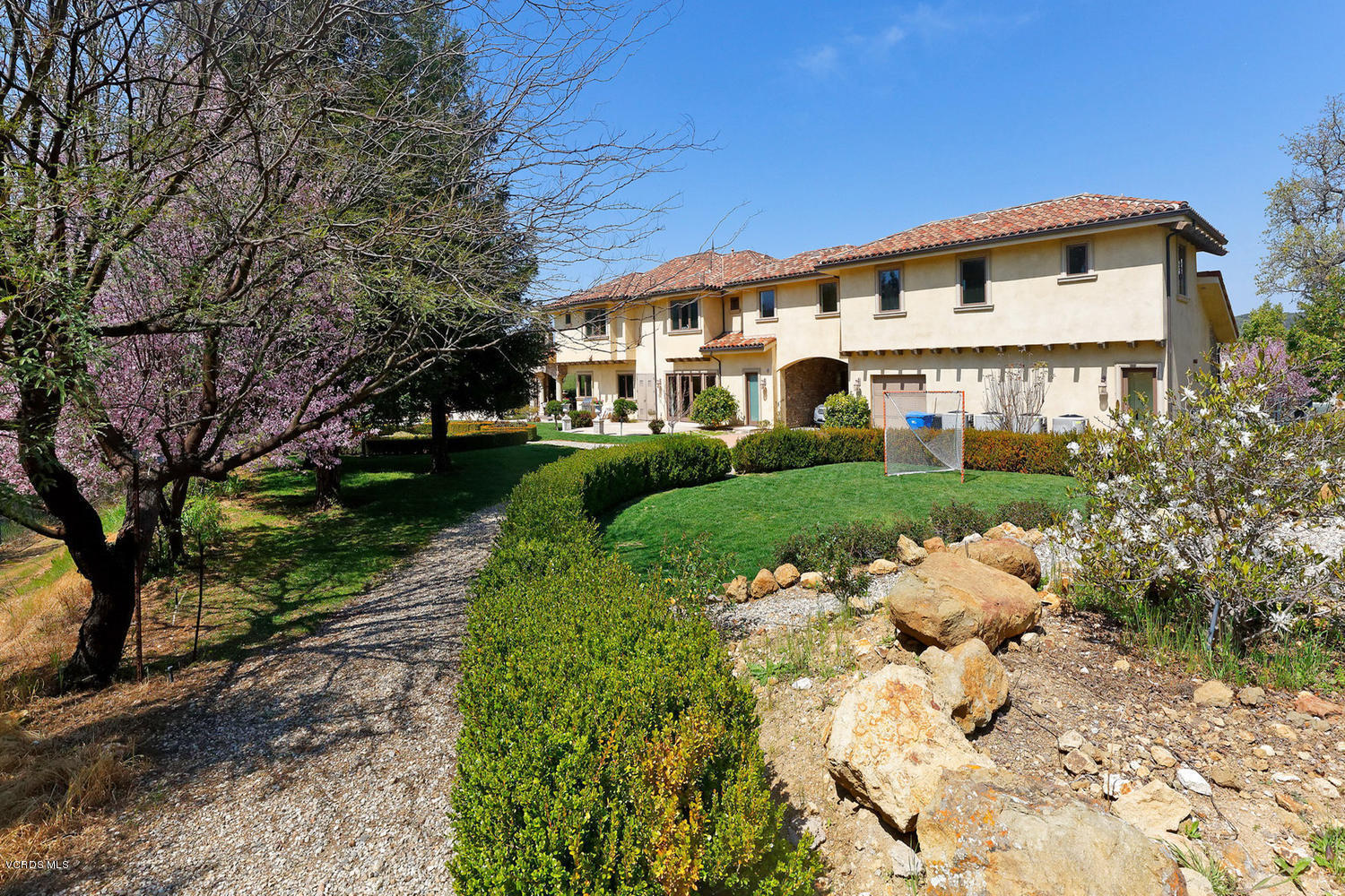 110 West Potrero Road Thousand Oaks, CA 91361 - Photo 27 of 33 a front view of a house with garden