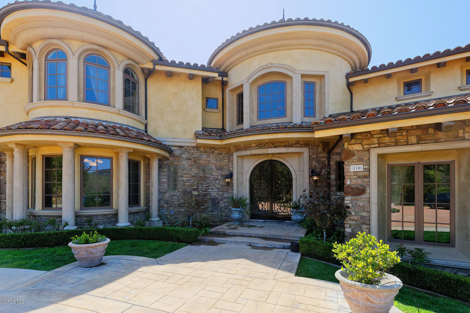 110 West Potrero Road Thousand Oaks, CA 91361 - Photo 4 of 33 a front view of a house