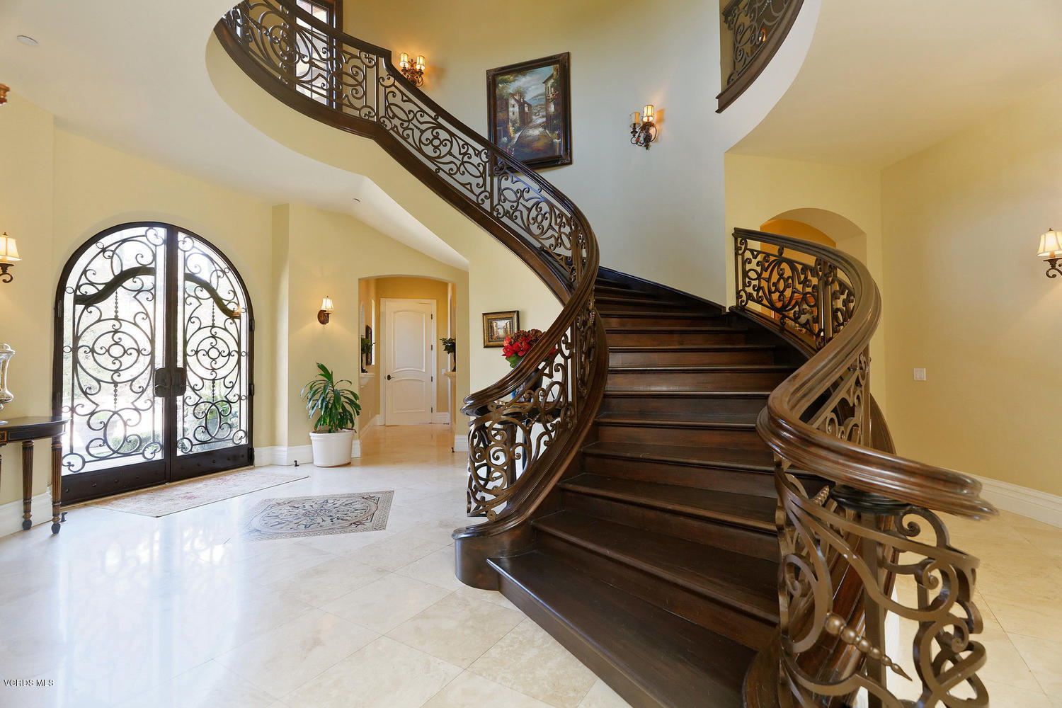 110 West Potrero Road Thousand Oaks, CA 91361 - Photo 6 of 33 a view of entryway with a front door