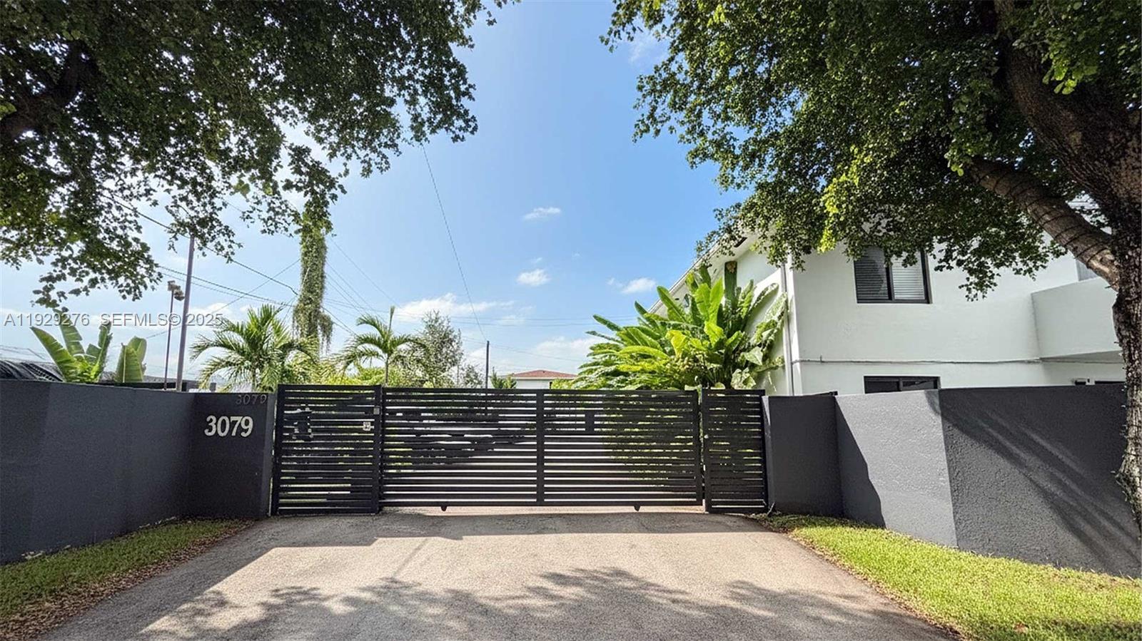 3079 Northwest 11th Street, Unit 3053 Miami, FL 33125 - Photo 4 of 11 a view of outdoor space and deck