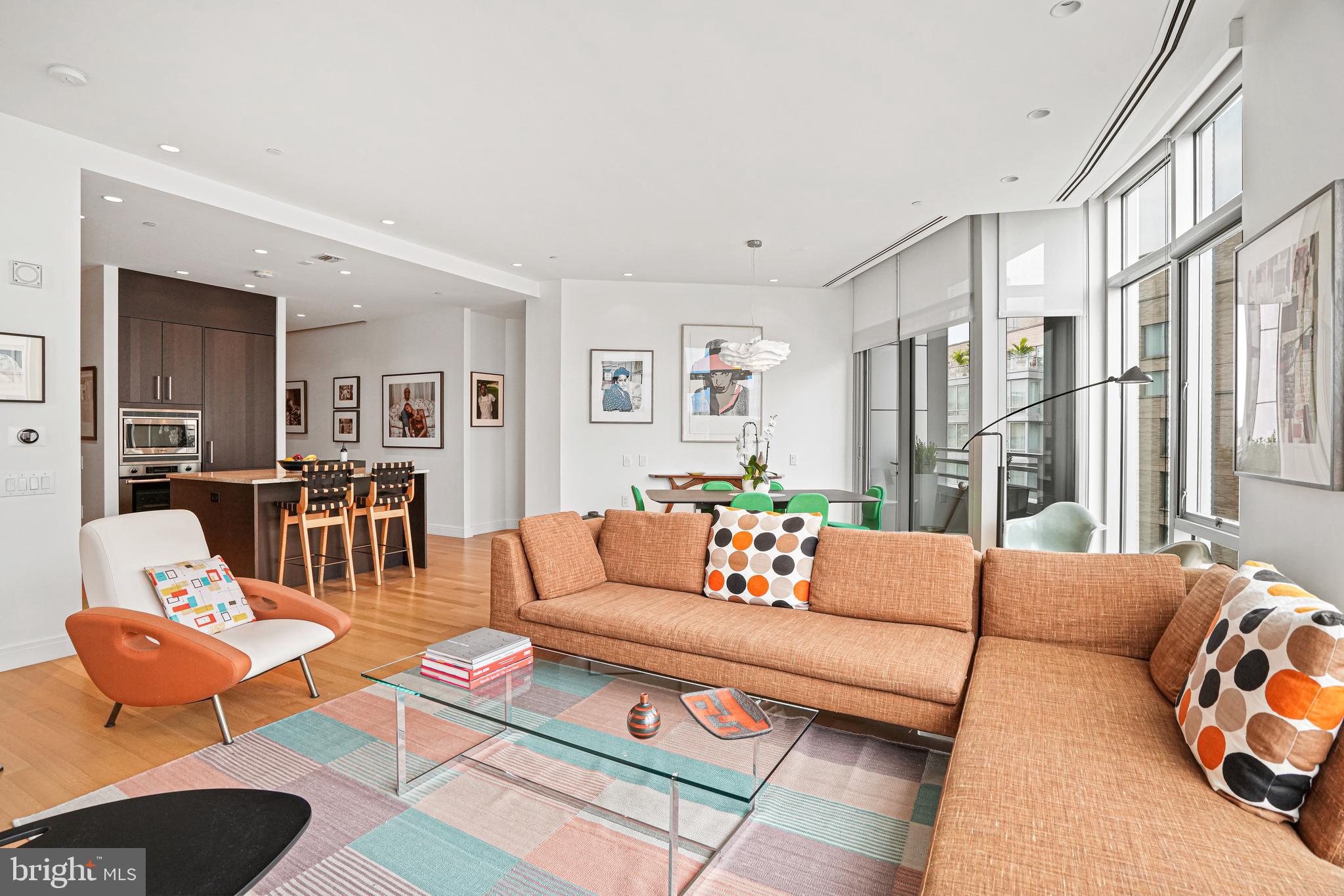 1177 22nd Street Northwest, Unit 8J Washington, DC 20037 - Photo 13 of 23 Living Room