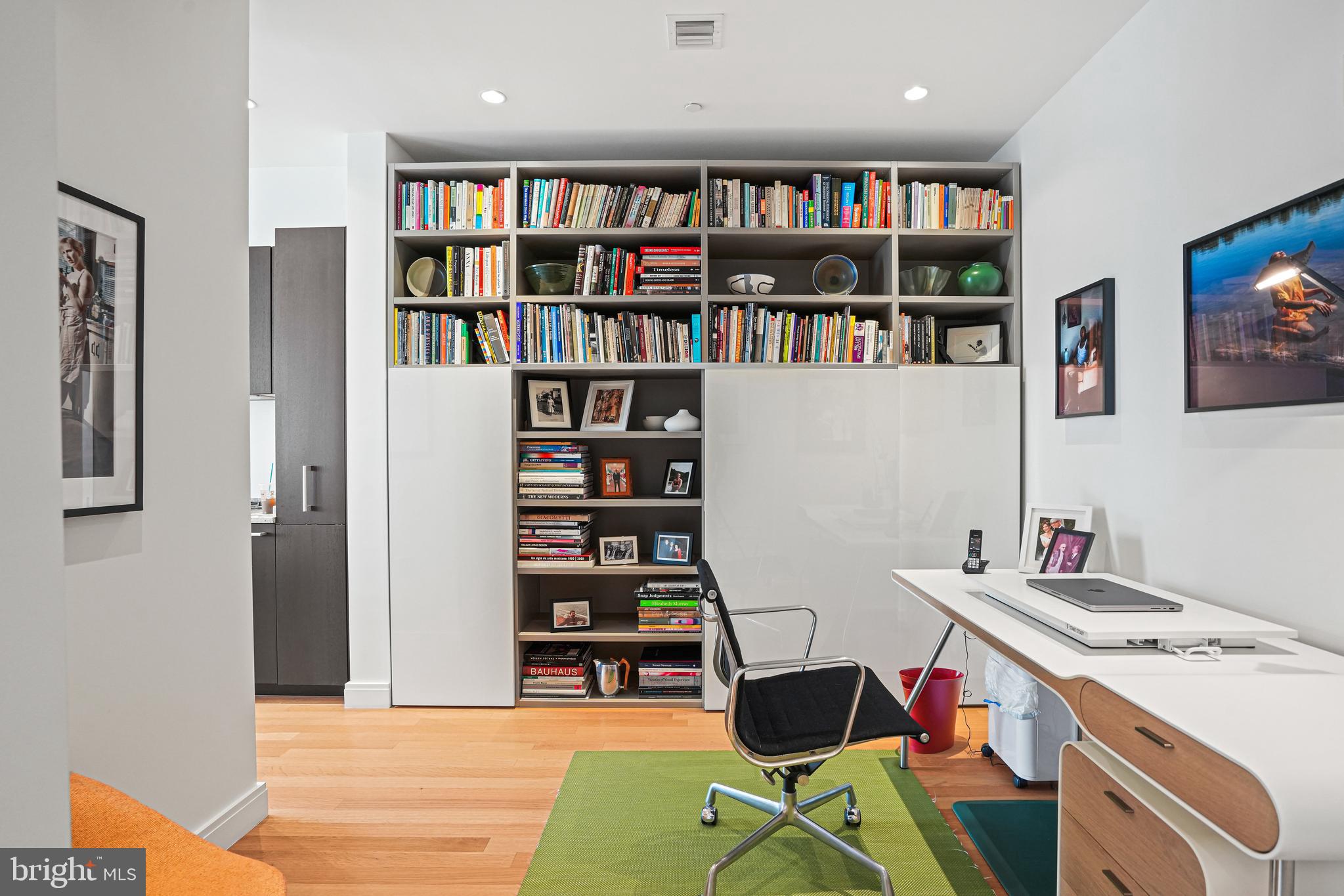 1177 22nd Street Northwest, Unit 8J Washington, DC 20037 - Photo 6 of 23 Den