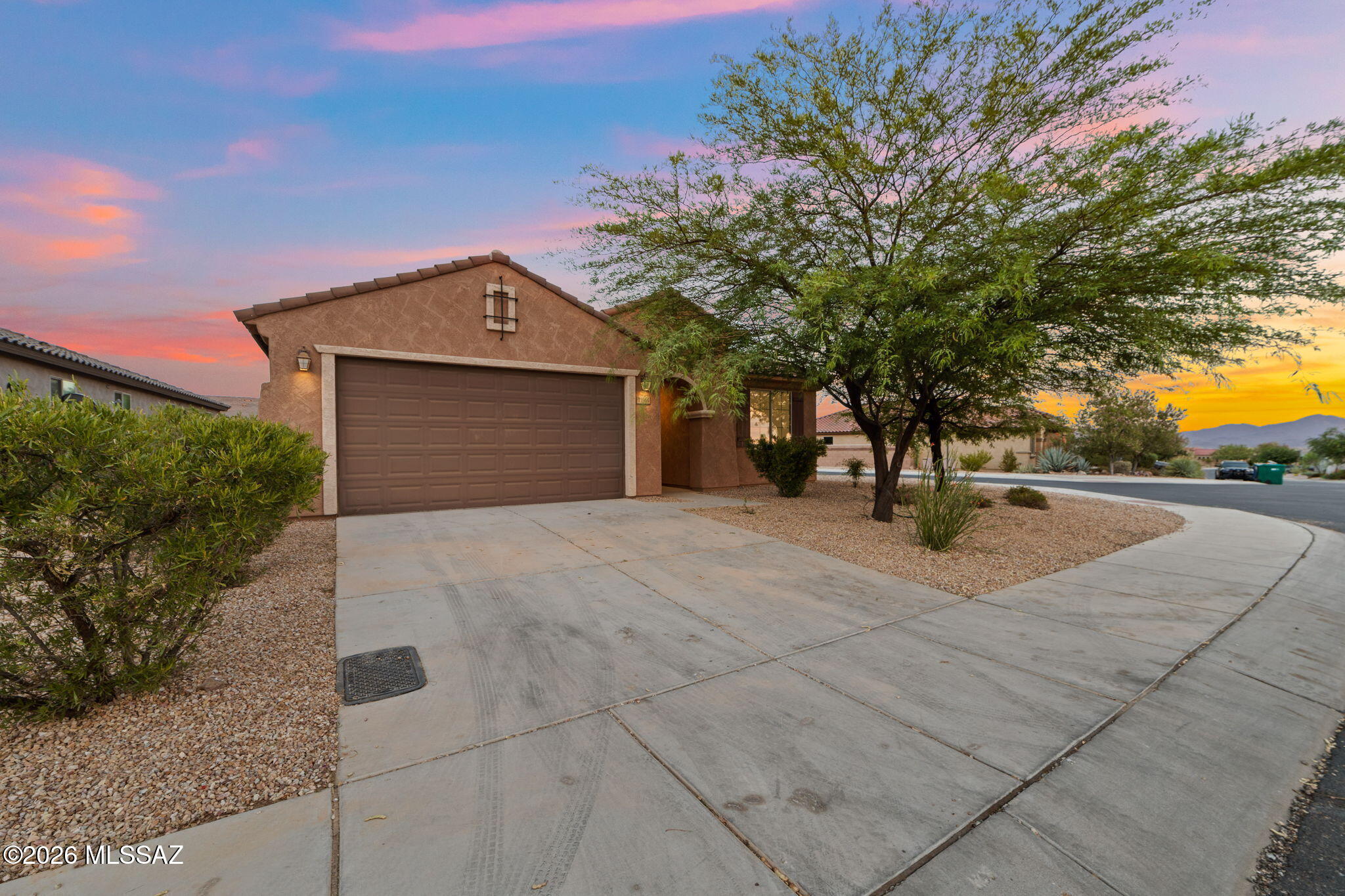 11964 North Raphael Way Tucson, AZ 85742 - Photo 4 of 40 10-web-or-mls-11964 N Raphael Way- MLS I