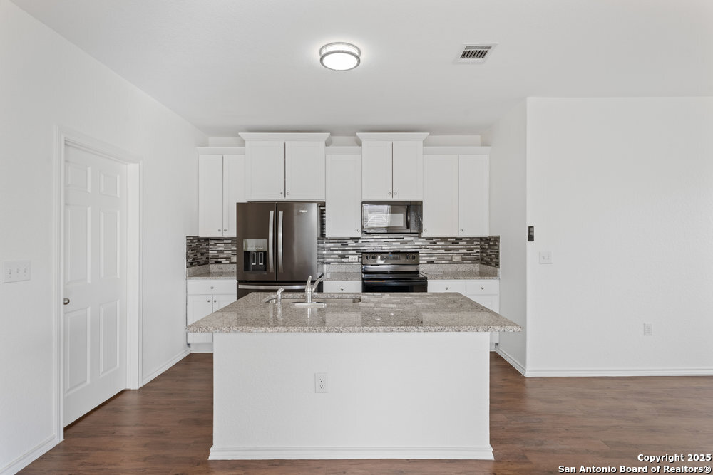 6630 Freedom Ridge San Antonio, TX 78242 - Photo 6 of 30