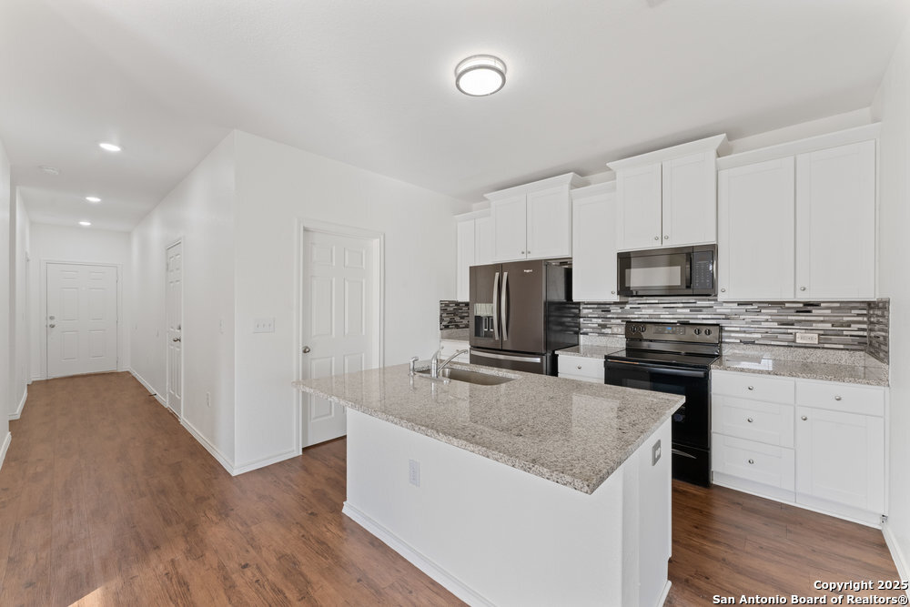 6630 Freedom Ridge San Antonio, TX 78242 - Photo 7 of 30